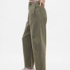 Twill-Fasshose mit mittelhohem Bund Twill-Fasshose mit mittelhohem Bund