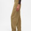 Twill-Fasshose mit mittelhohem Bund Twill-Fasshose mit mittelhohem Bund
