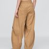 Twill-Fasshose mit mittelhohem Bund Twill-Fasshose mit mittelhohem Bund