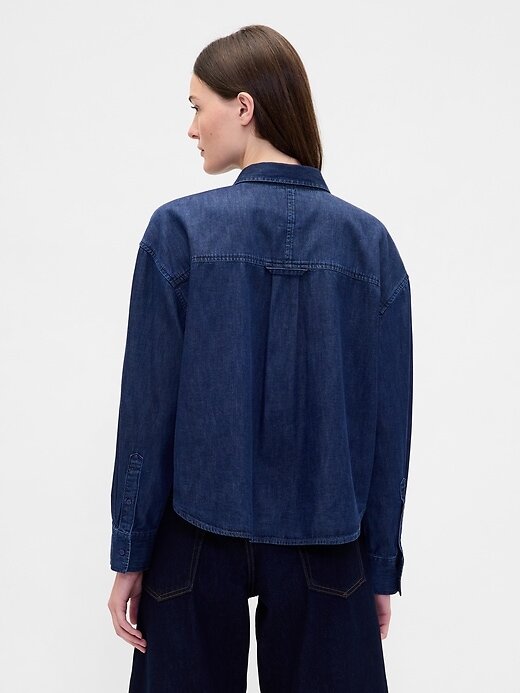 UltraSoft Denim Crop Shirt mit geradem Saum UltraSoft Denim Crop Shirt mit geradem Saum