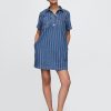 Ultraweiches gestreiftes Popover-Minikleid aus Denim Ultraweiches gestreiftes Popover-Minikleid aus Denim