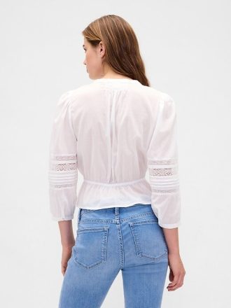 Voile-Top mit Spitzenbesatz